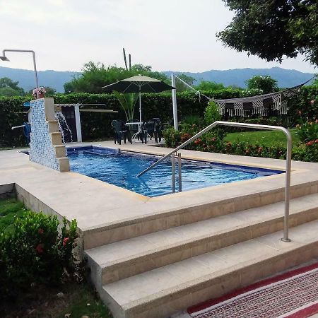 C&H Casa Campestre El Oasis Ricaurte Girardot Bed & Breakfast Exterior photo