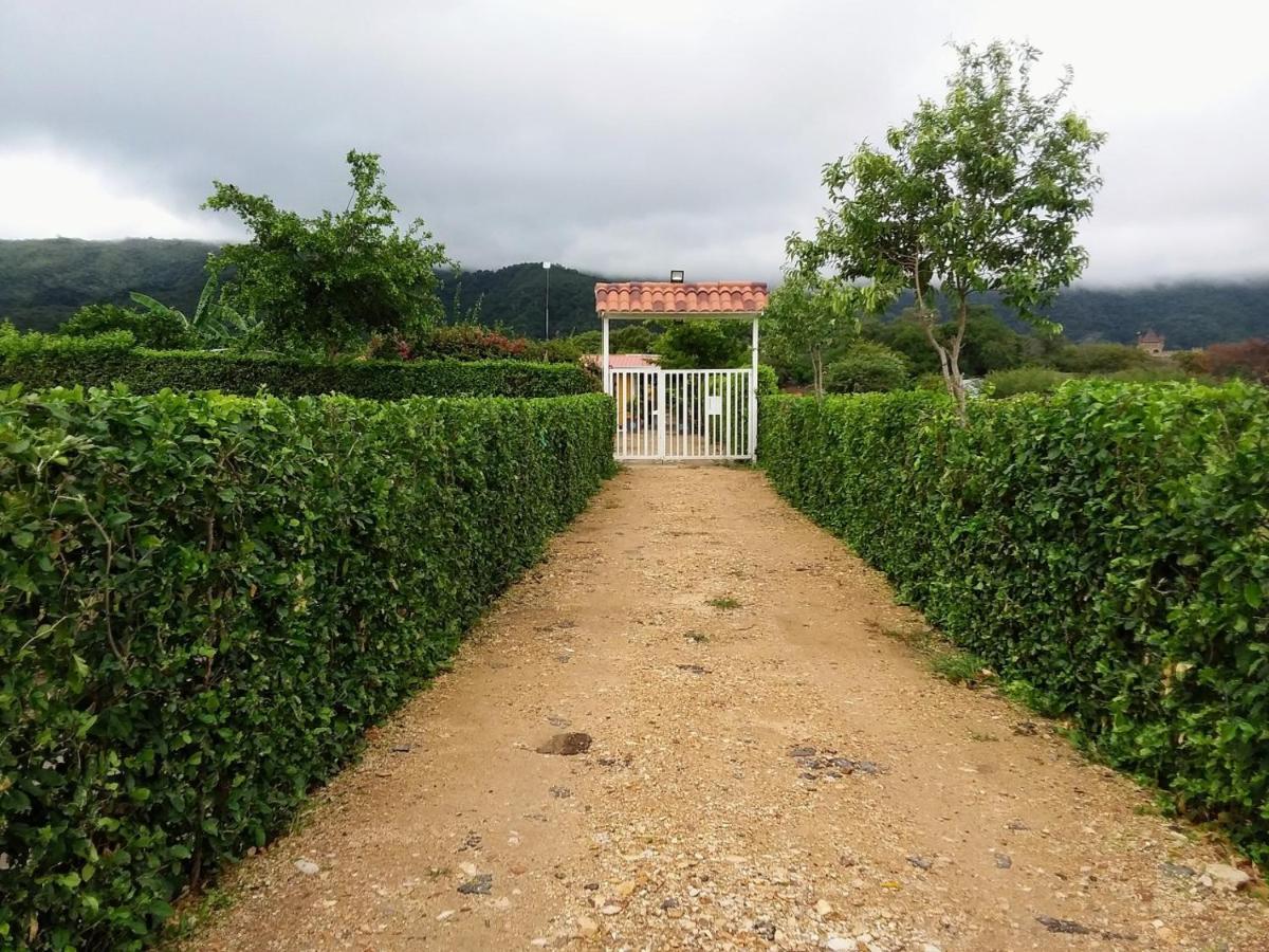 C&H Casa Campestre El Oasis Ricaurte Girardot Bed & Breakfast Exterior photo
