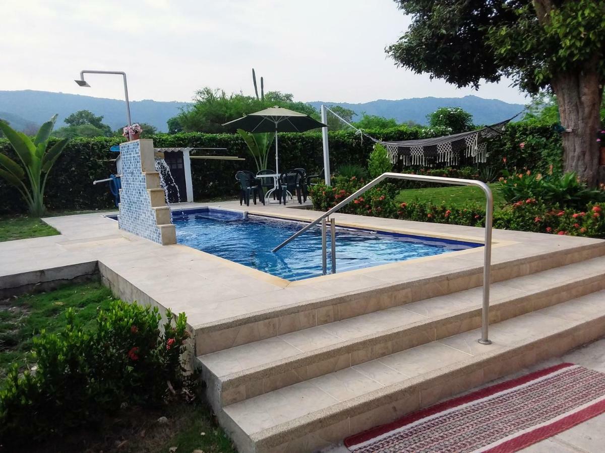 C&H Casa Campestre El Oasis Ricaurte Girardot Bed & Breakfast Exterior photo