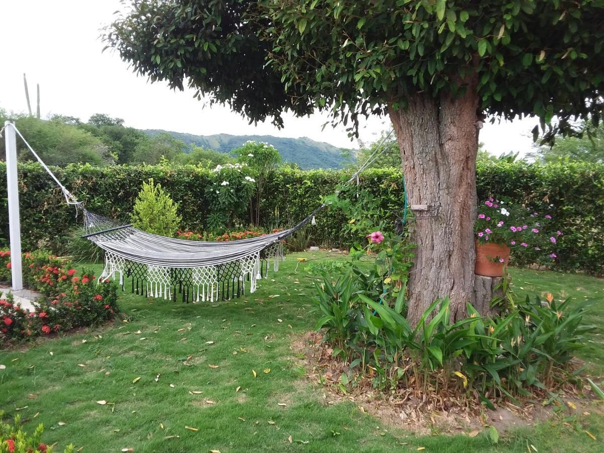 C&H Casa Campestre El Oasis Ricaurte Girardot Bed & Breakfast Exterior photo