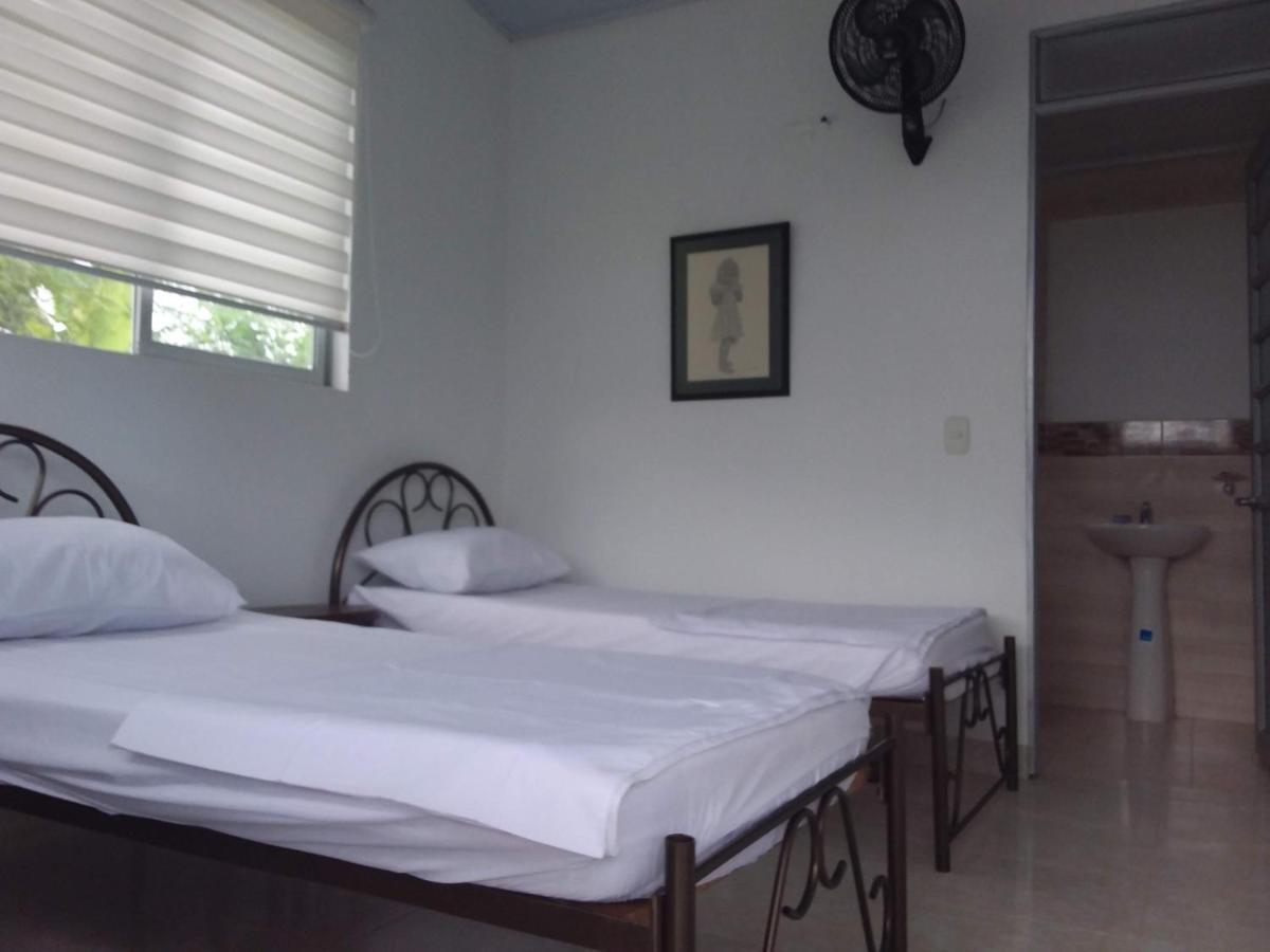 C&H Casa Campestre El Oasis Ricaurte Girardot Bed & Breakfast Exterior photo